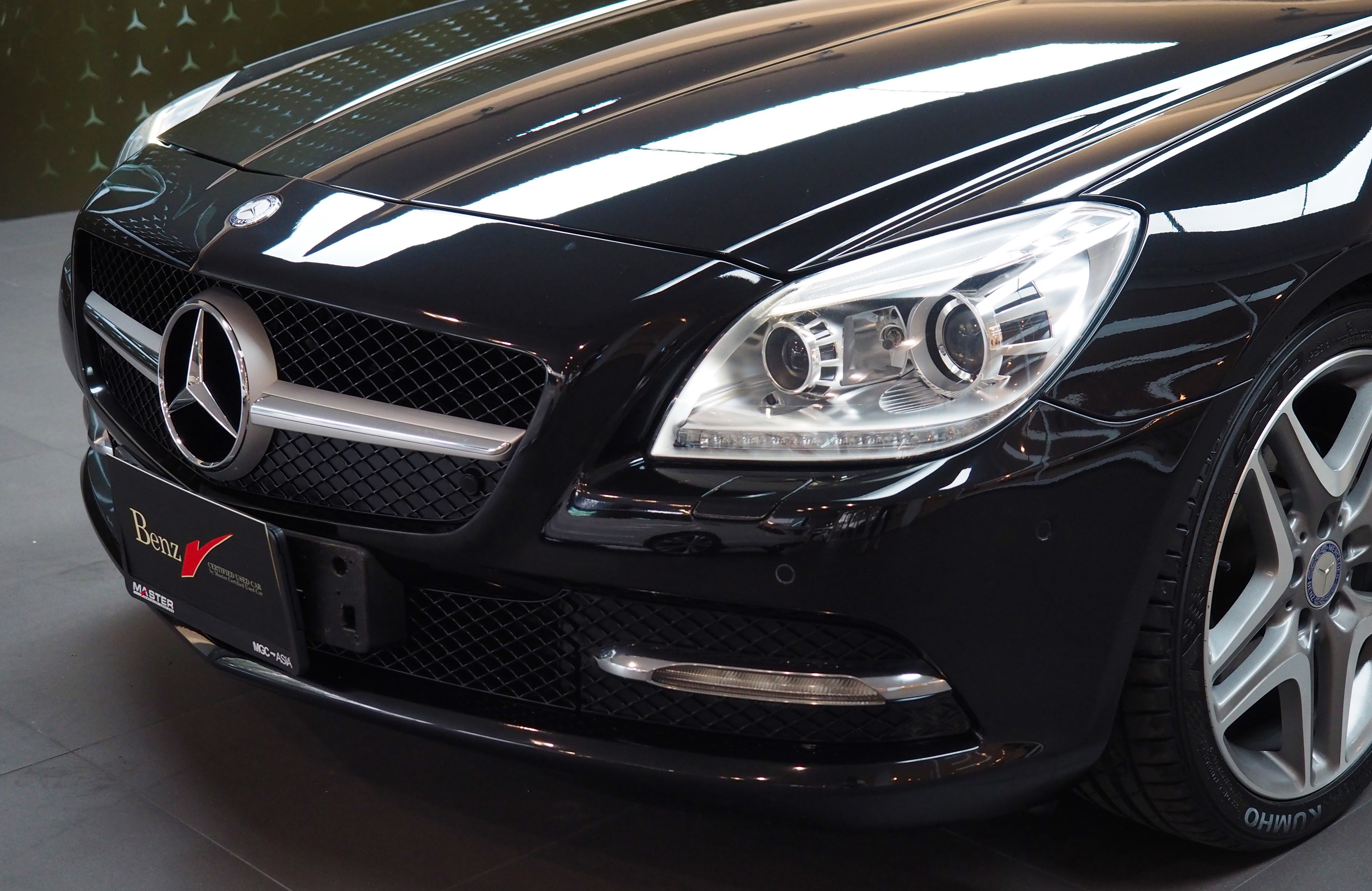 จองแล้ว SLK250 AMG R172