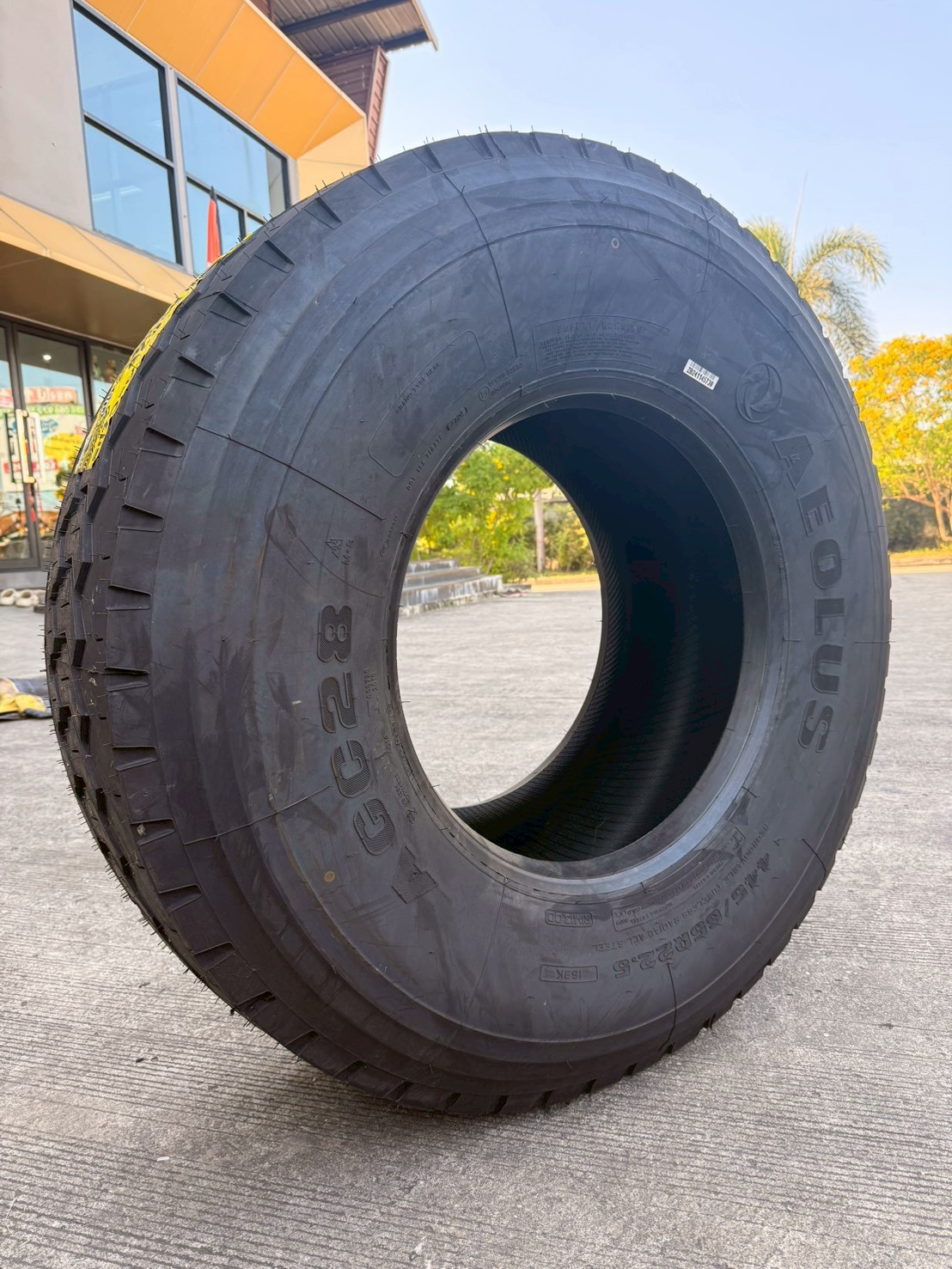 ยางรถบรรทุก เรเดียล ขนาด 445/65R22.5 รุ่น AGC28 ชนิด TL 20PR ยี่ห้อ AEOLUS