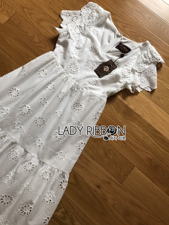 Dress เดรสยาวผ้าคอตตอนสีขาวปักและฉลุลายดอกไม้