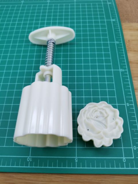 แม่พิมพ์ ลายดอกไม้ กุหลาบ/ ดอกบัว/ Peony ขนมไหว้พระจันทร์ บัวหิมะ คุ๊กกี้ พิมพ์พลาสติก j12