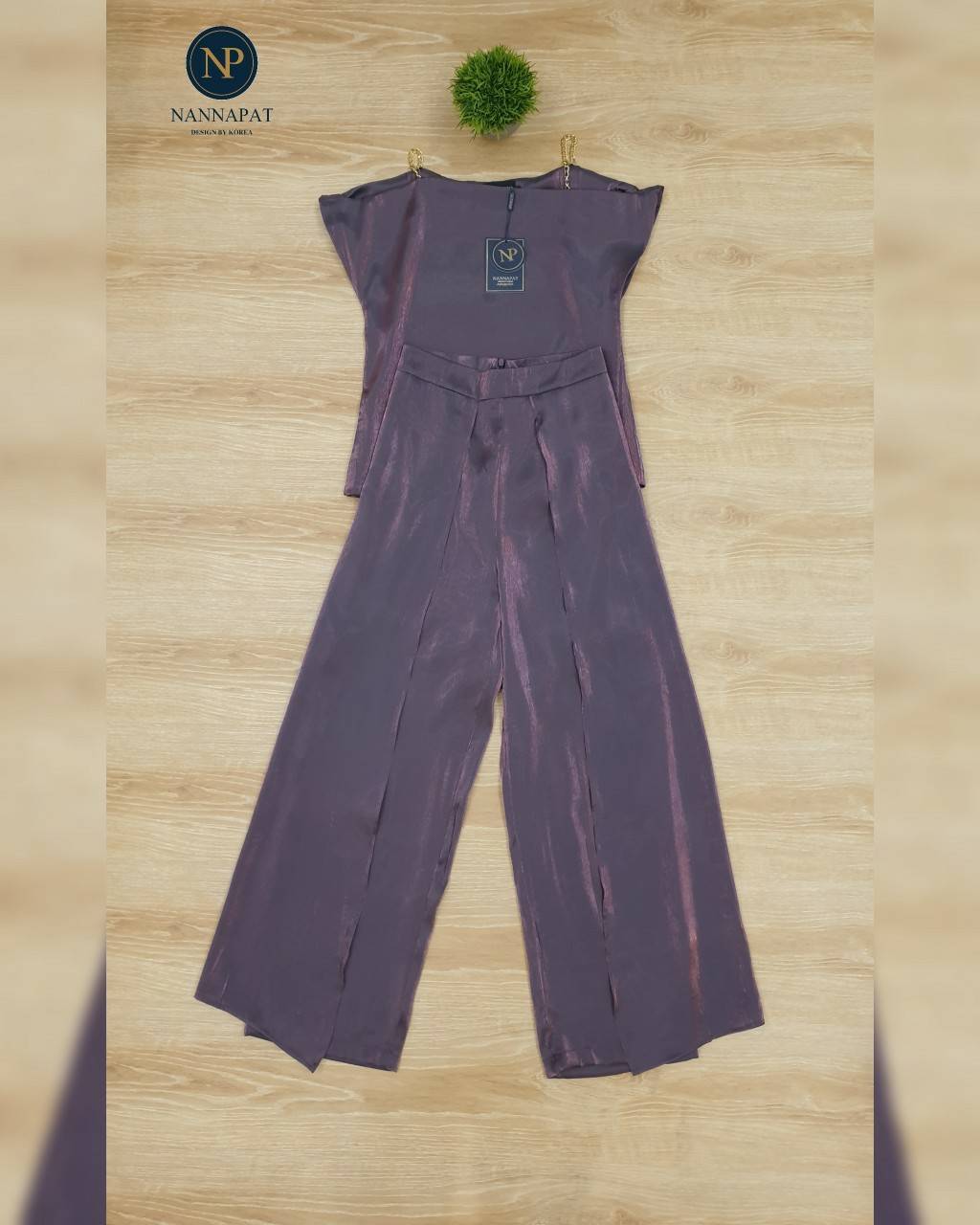 สื้อสวมหัว ไหล่โซ่ต่างระดับ กางเกงขายาว