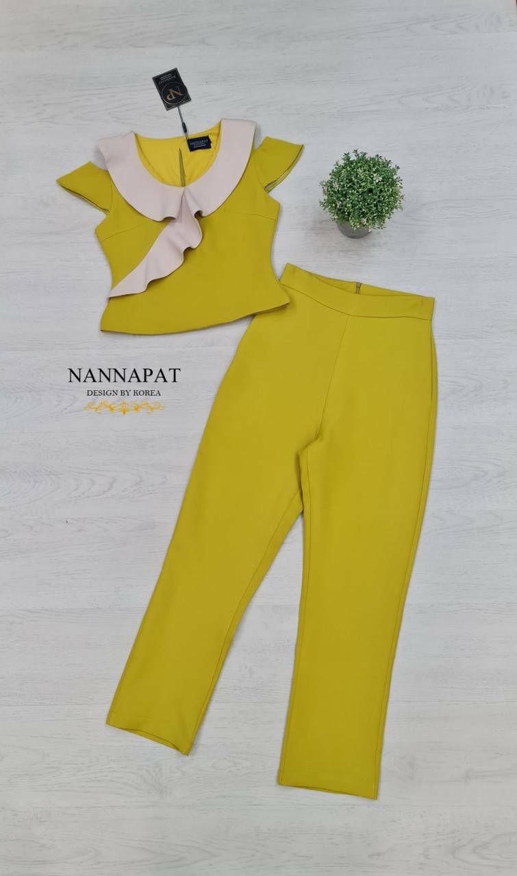 เสื้อซิปหลัง แต่งระบายน่ารัก แขนล้ำ