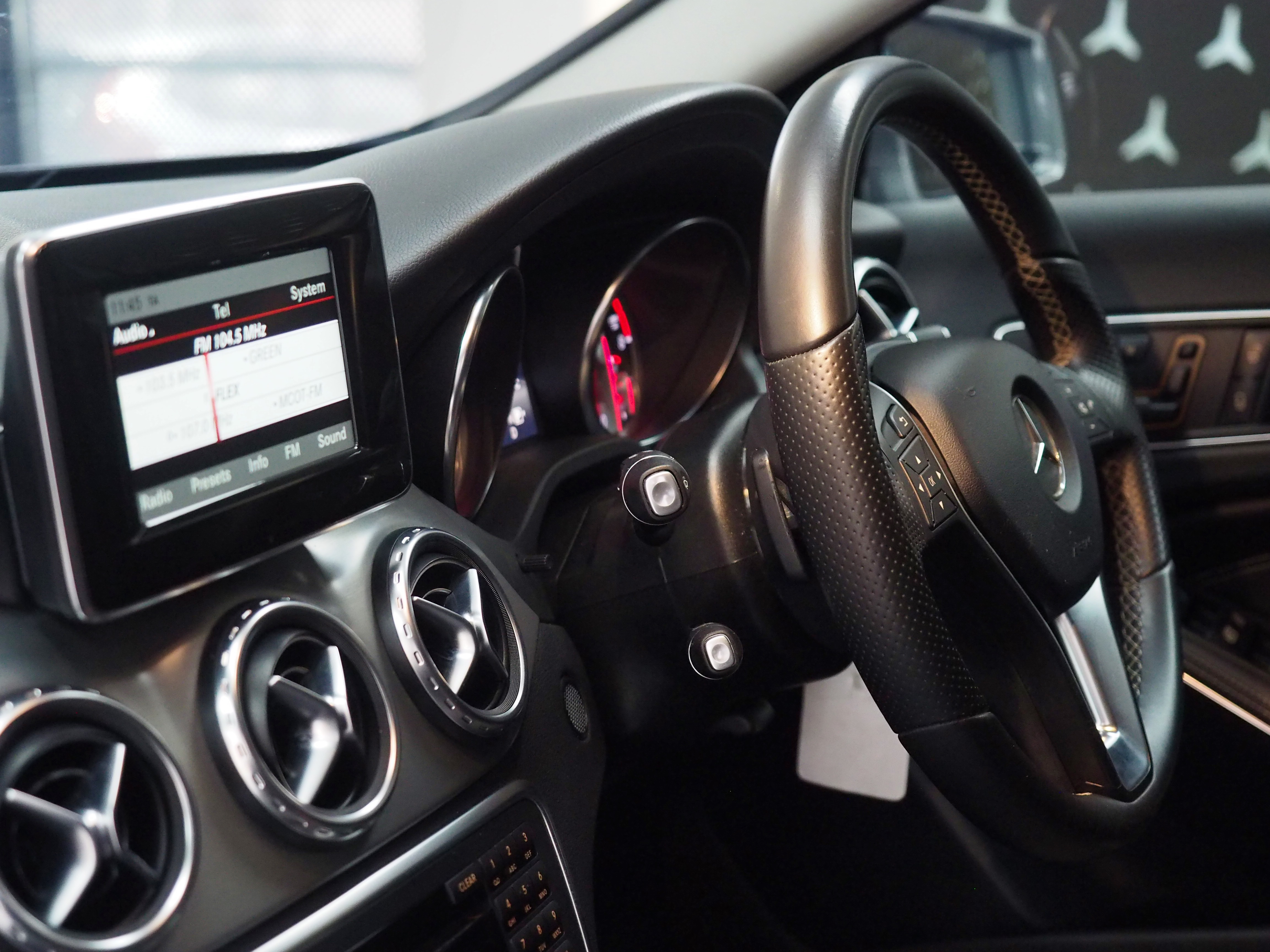 จองแล้ว GLA200 Urban W156