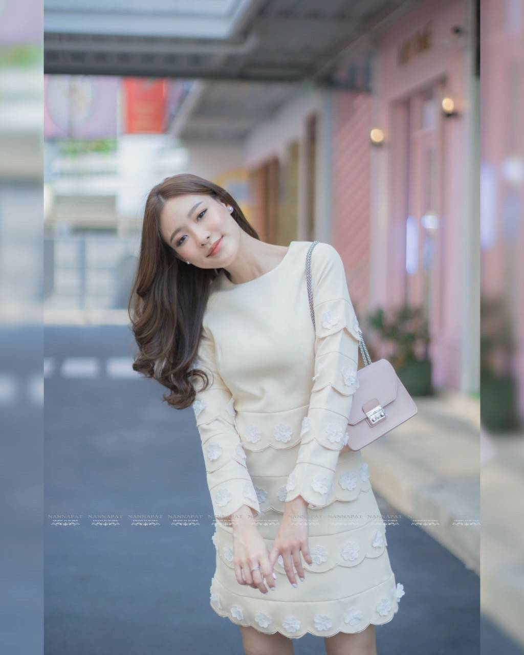 งานซิปหลังปักดอกไม่ทั้งตัว