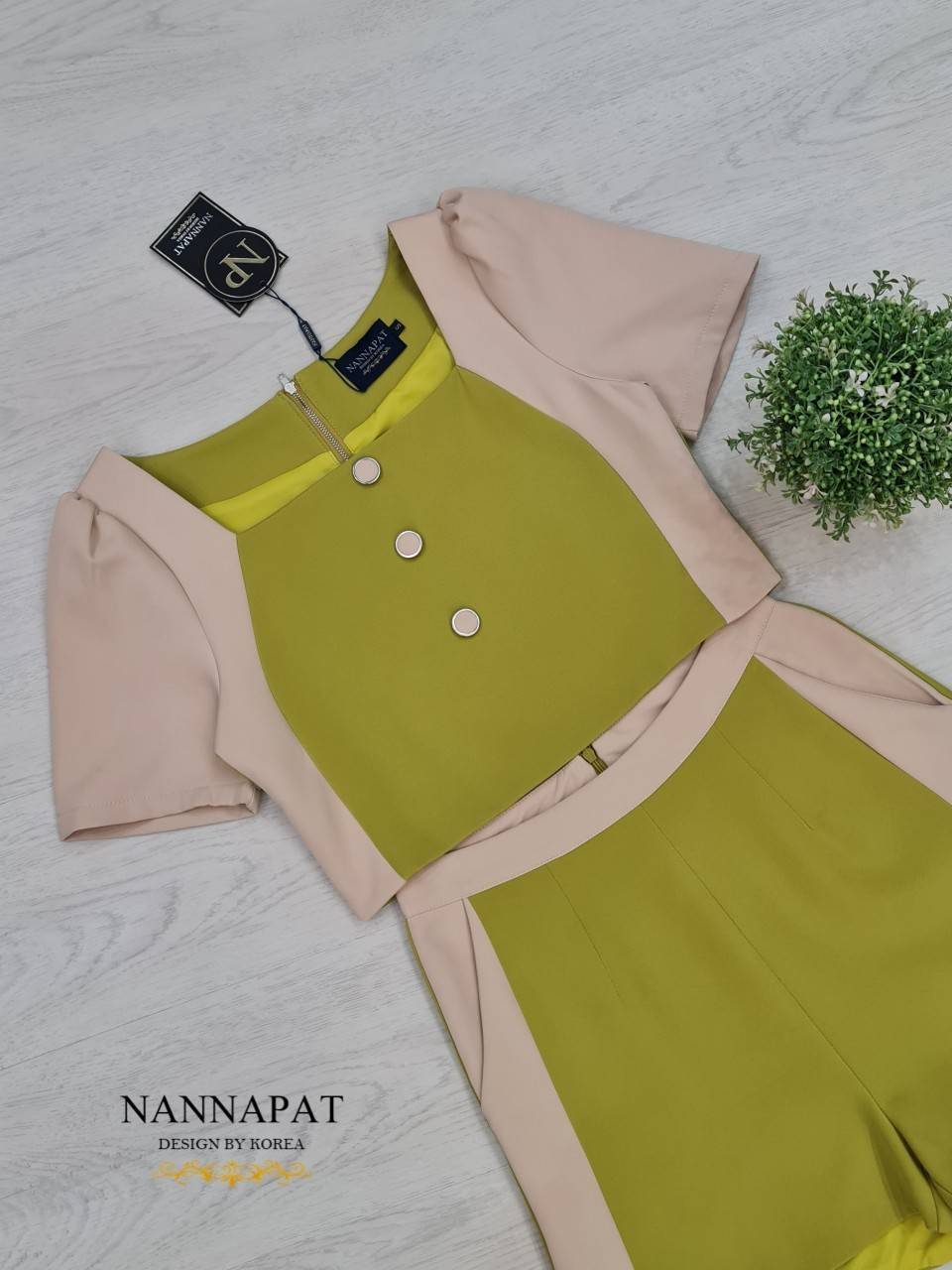 งานกระดุมหน้า กางเกงมีกระเป๋าข้าง ลายเสื้อ