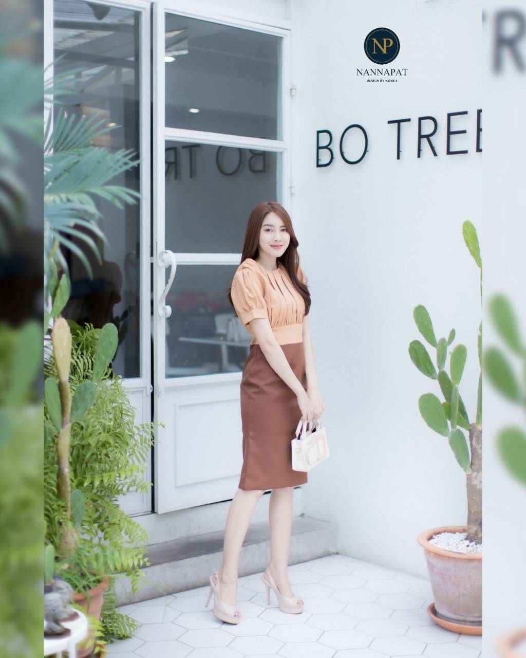 เดรสซิปหลังตัวกระโปรงผ่าหลัง