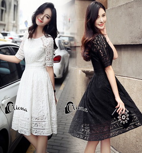 dress. ลูกไม้คอกลมแขนสั้น