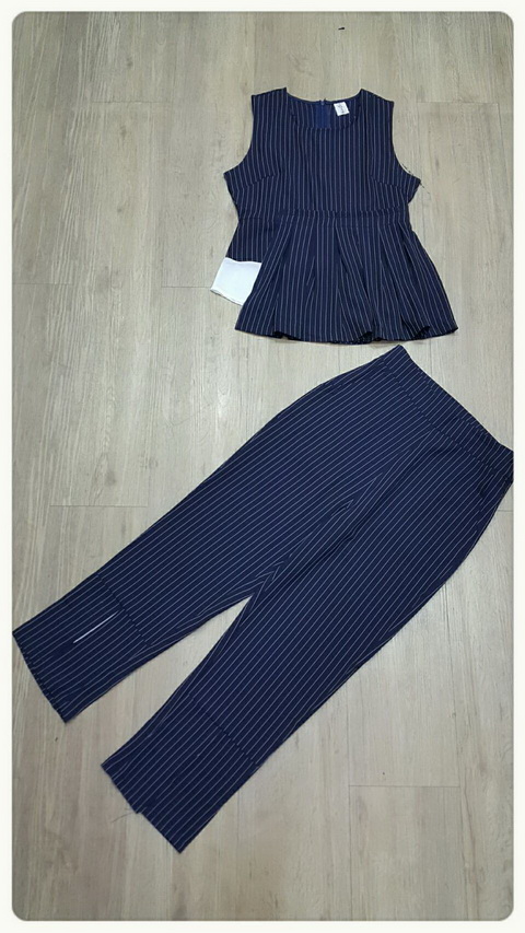 เสื้อ+กางเกง ผ้าทอสีกรมริ้วสีขาวแขนกุด