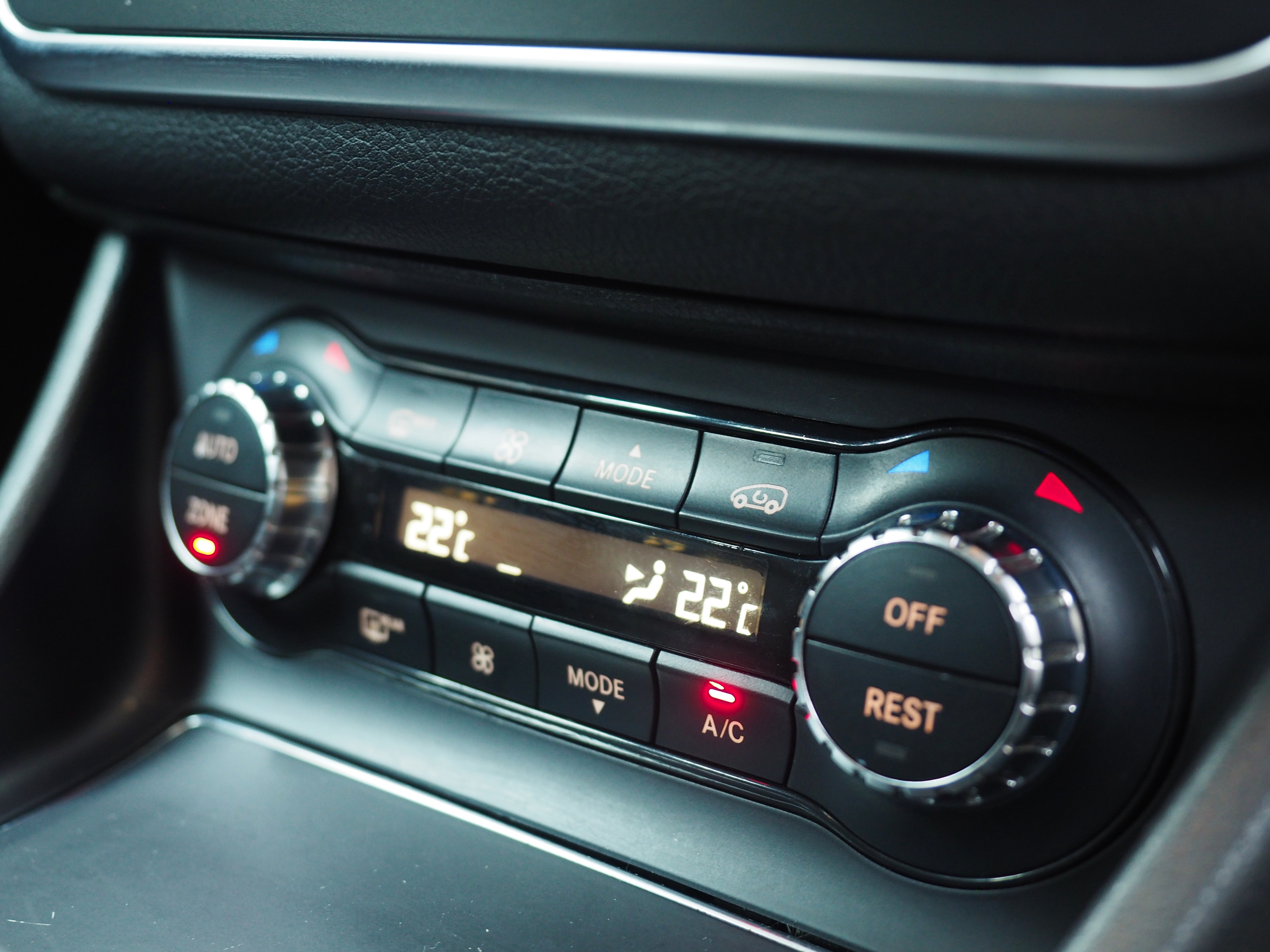 จองแล้ว GLA200 Urban W156