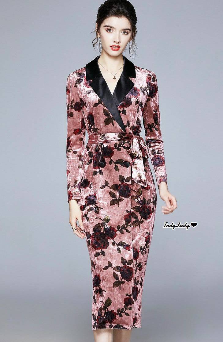 Dress กระดุมคู่ แขนยาว คอปกสีดำ