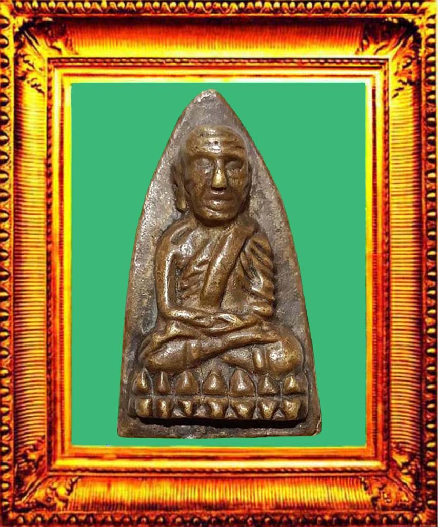 หลวงปู่ทวดหลังเตารีดเนื้อเหลืองวัดช้างให้ องค์ที่ 4