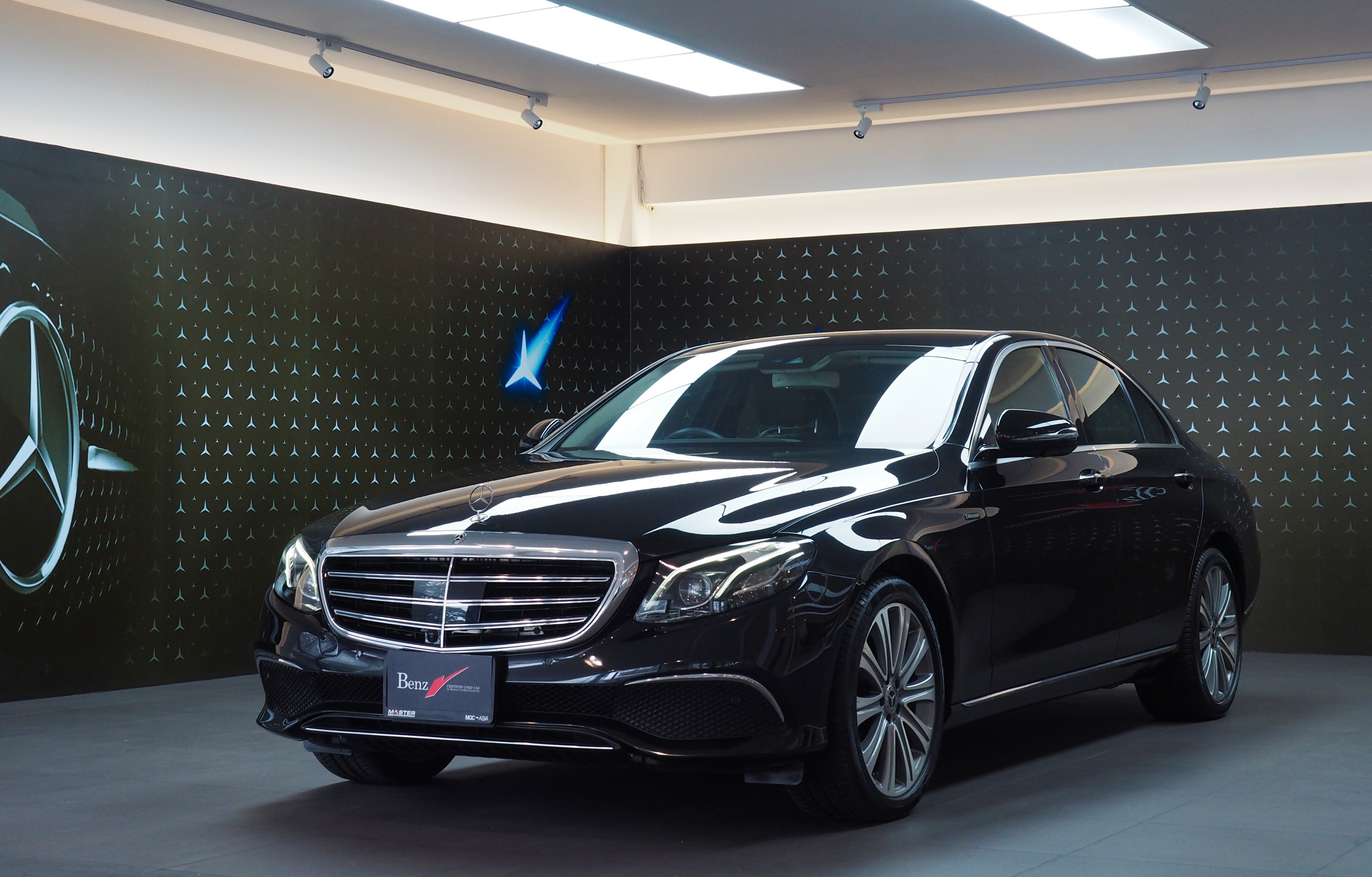 จองแล้ว E300e Exclusive Plug in Hybrid W213