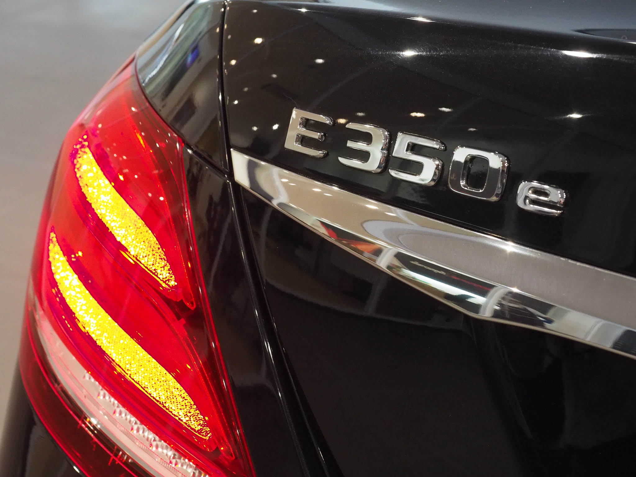 จองแล้ว E350e Exclusive Plug In Hybrid W213