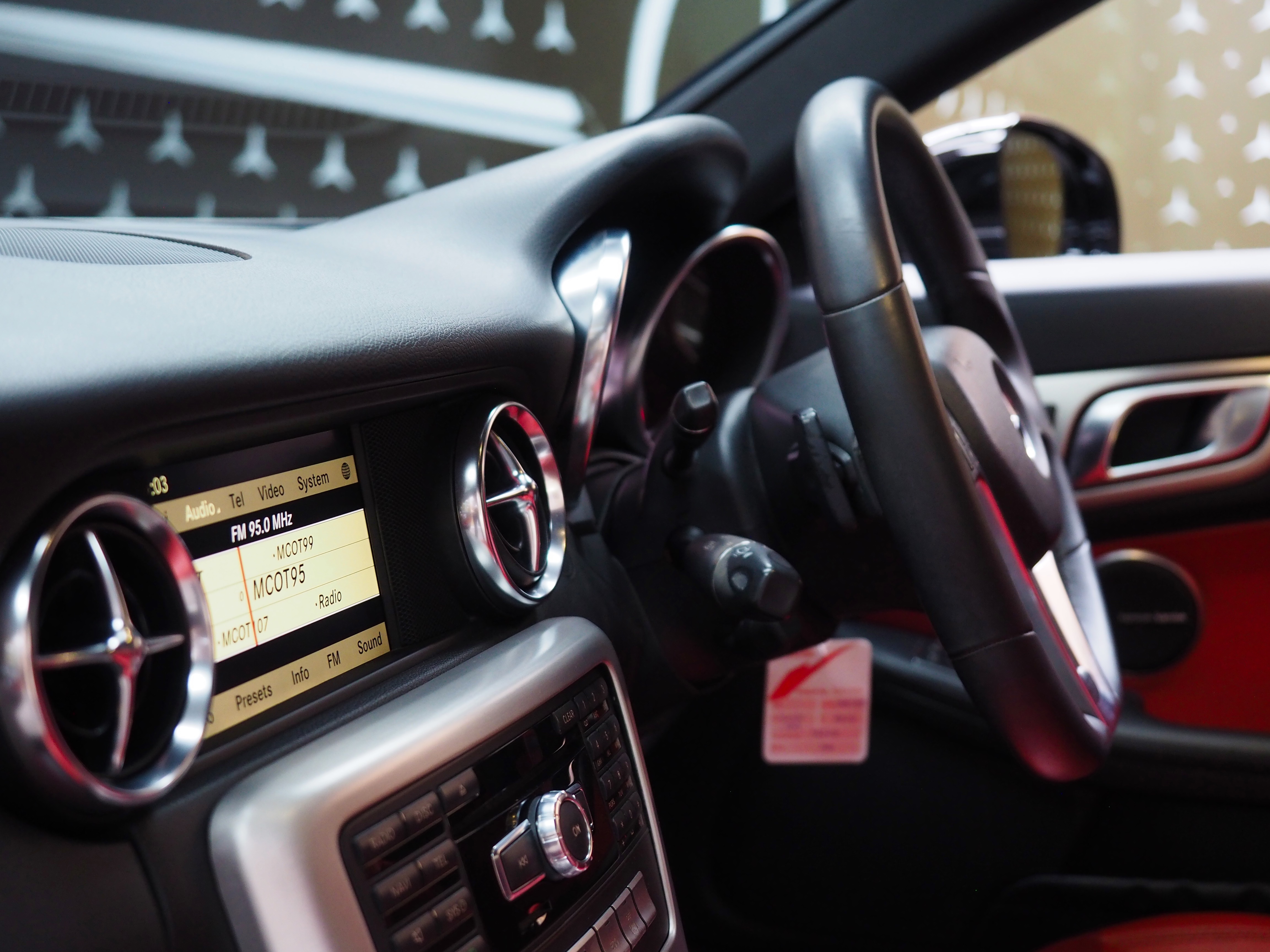 จองแล้ว SLK250 AMG R172