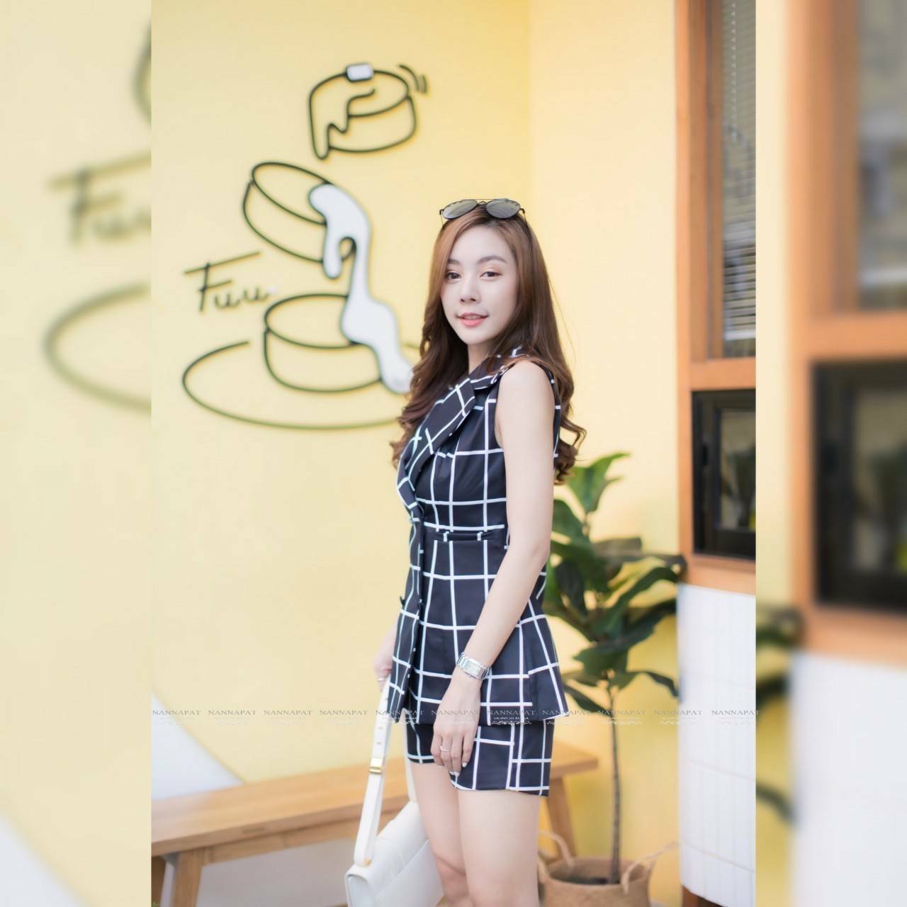 เสื้อสูทแขนกุด กระดุมหน้า