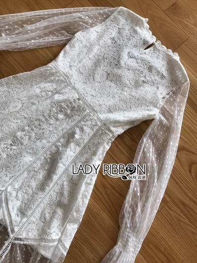 เดรสผ้าลูกไม้สีขาวซีทรูตกแต่งลายจุด