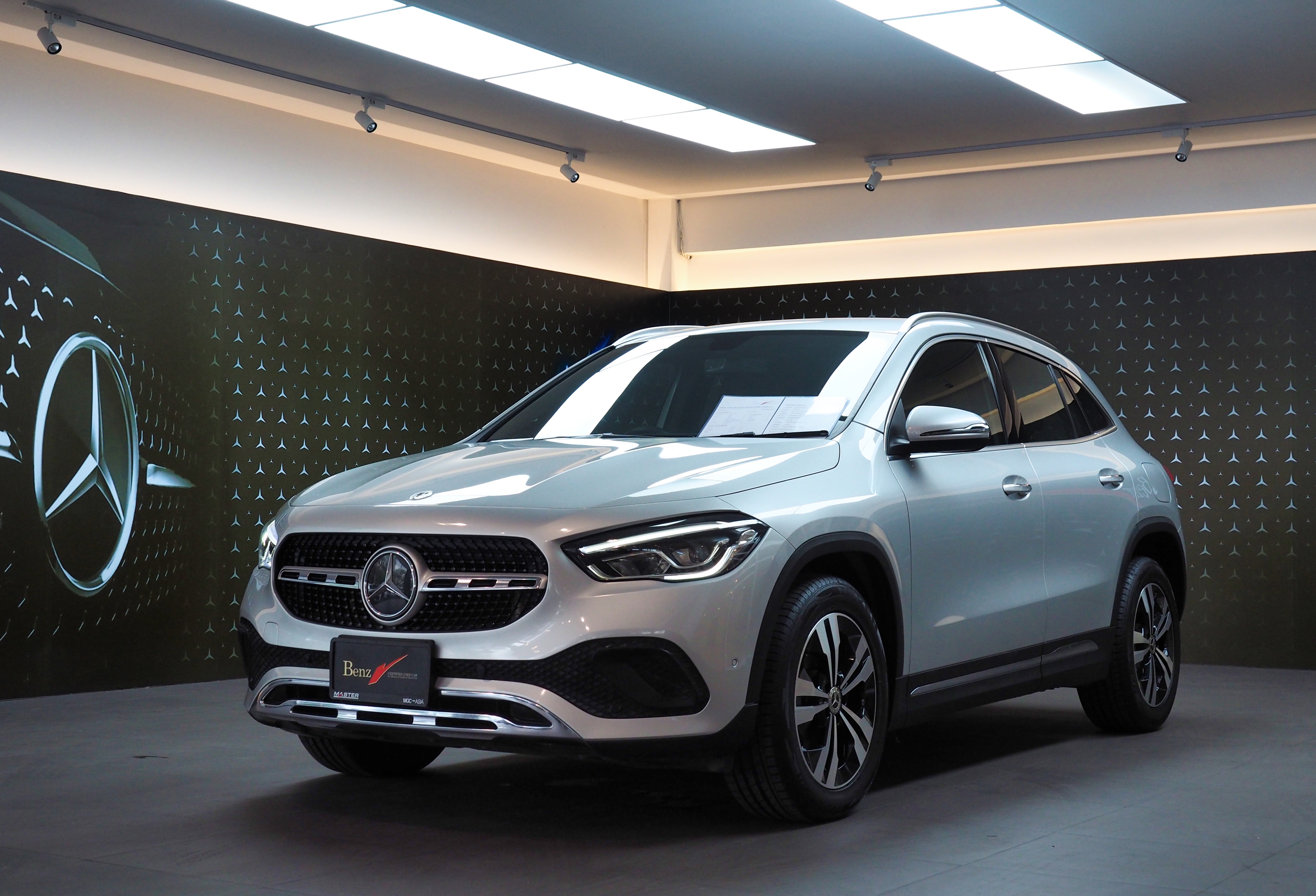 จองแล้ว GLA200 Progressive W177