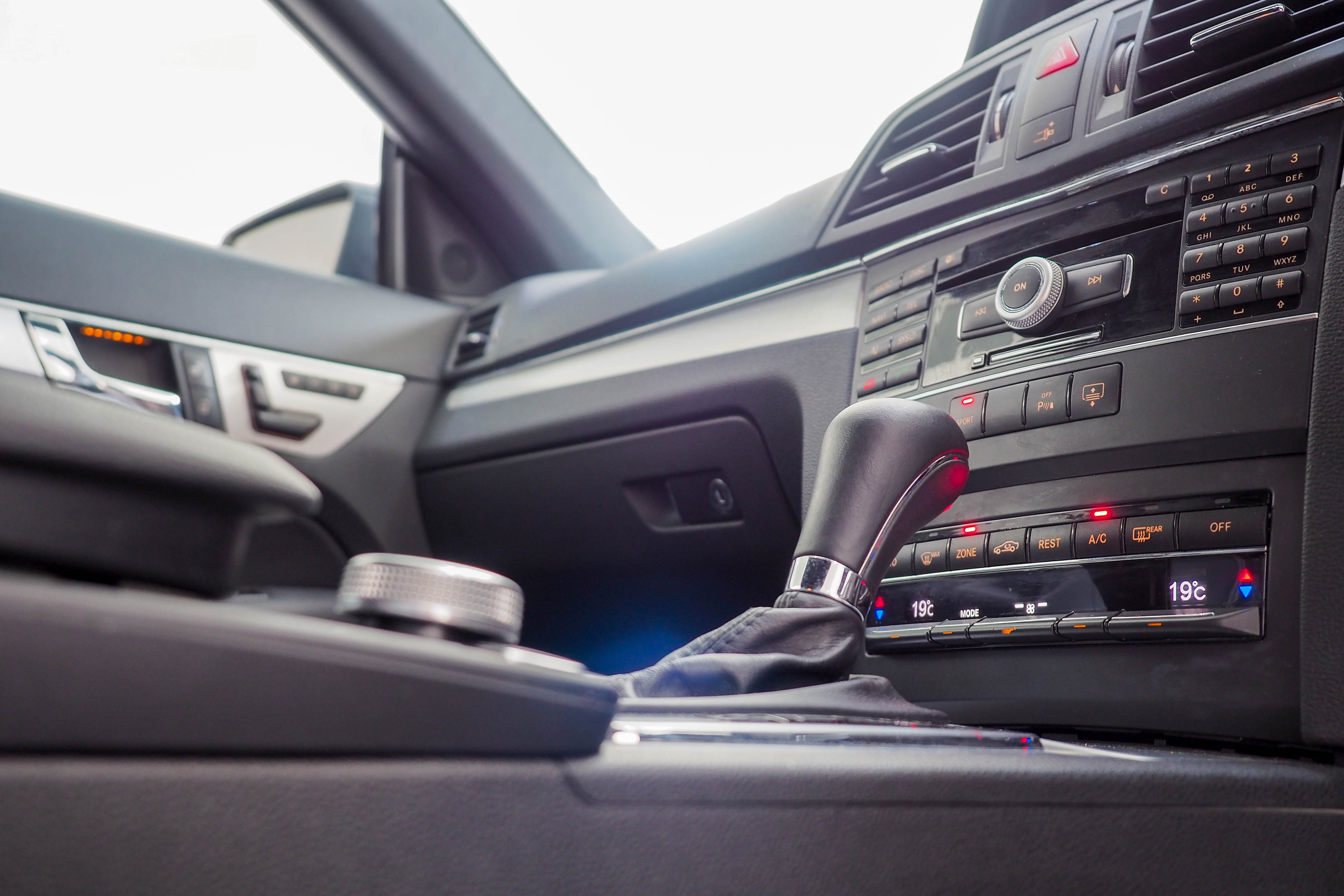 จองแล้ว E250 CGI Coupe AMG BlueEfficency W207