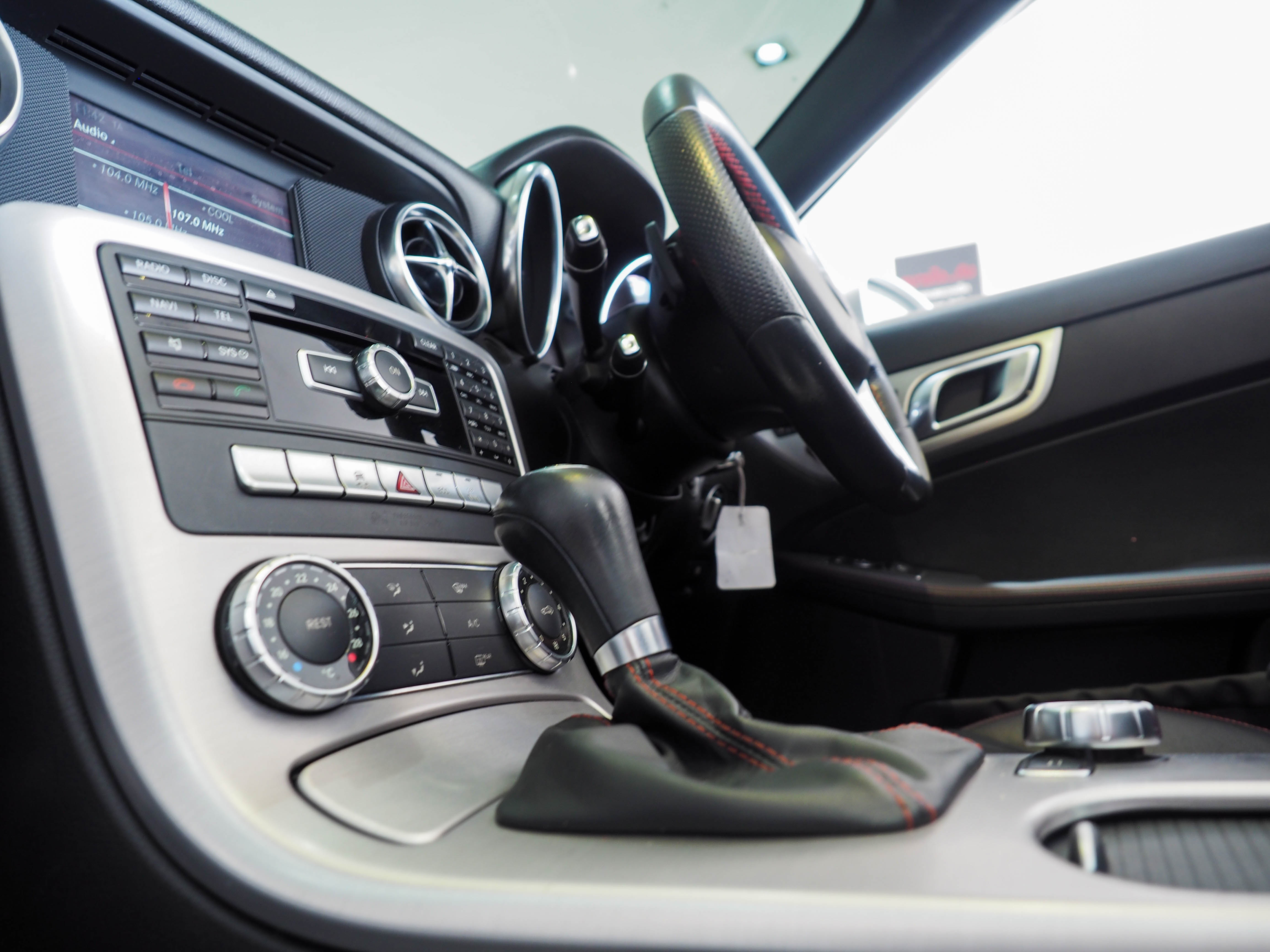 จองแล้ว SLK200 R172