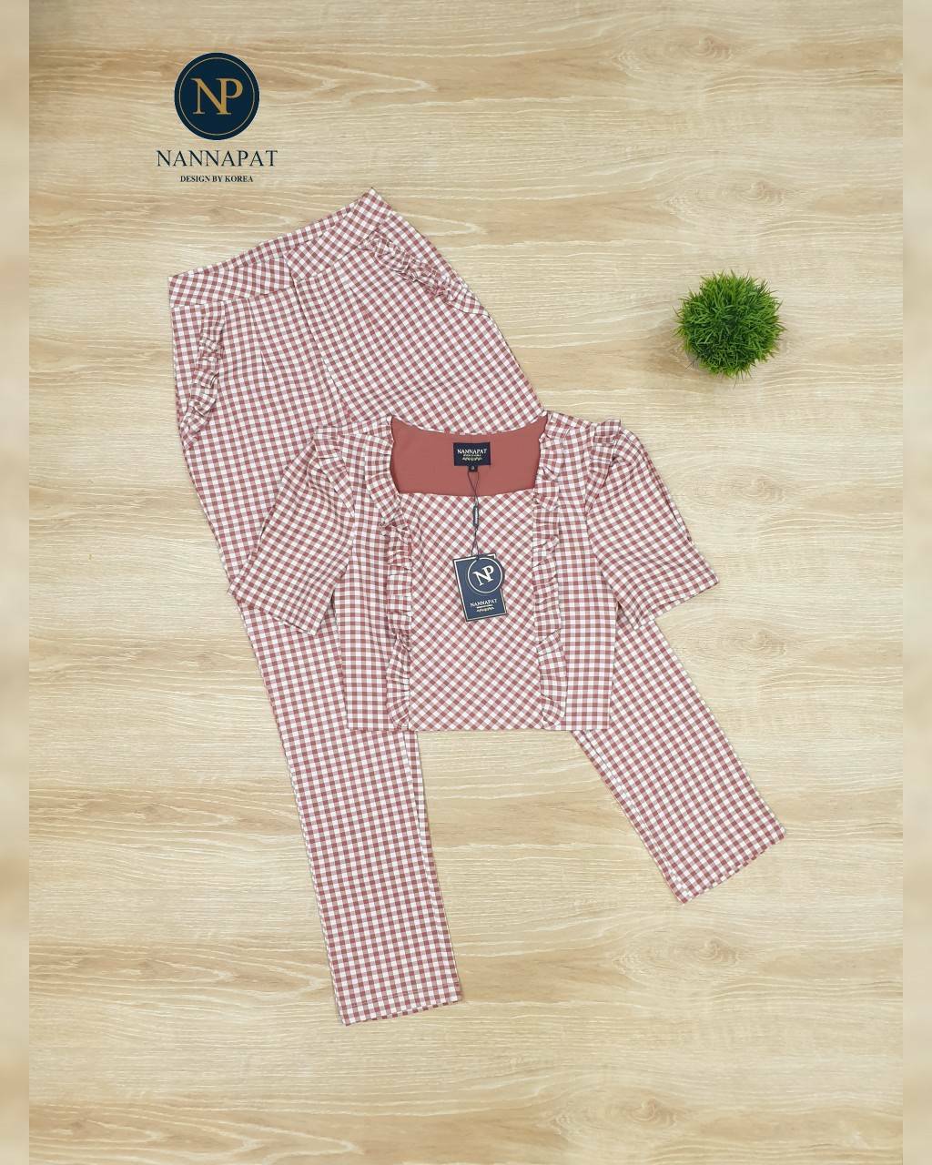 เสื้อซิปหลังแต่งระบาย