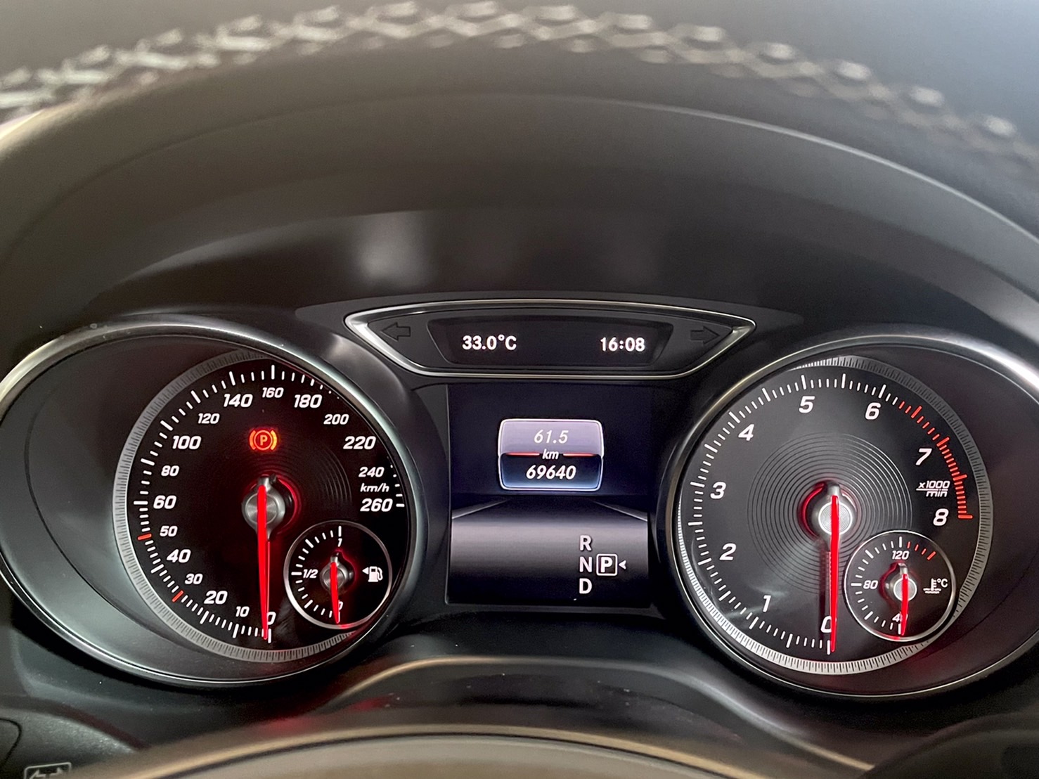 จองแล้ว GLA200 Urban W156