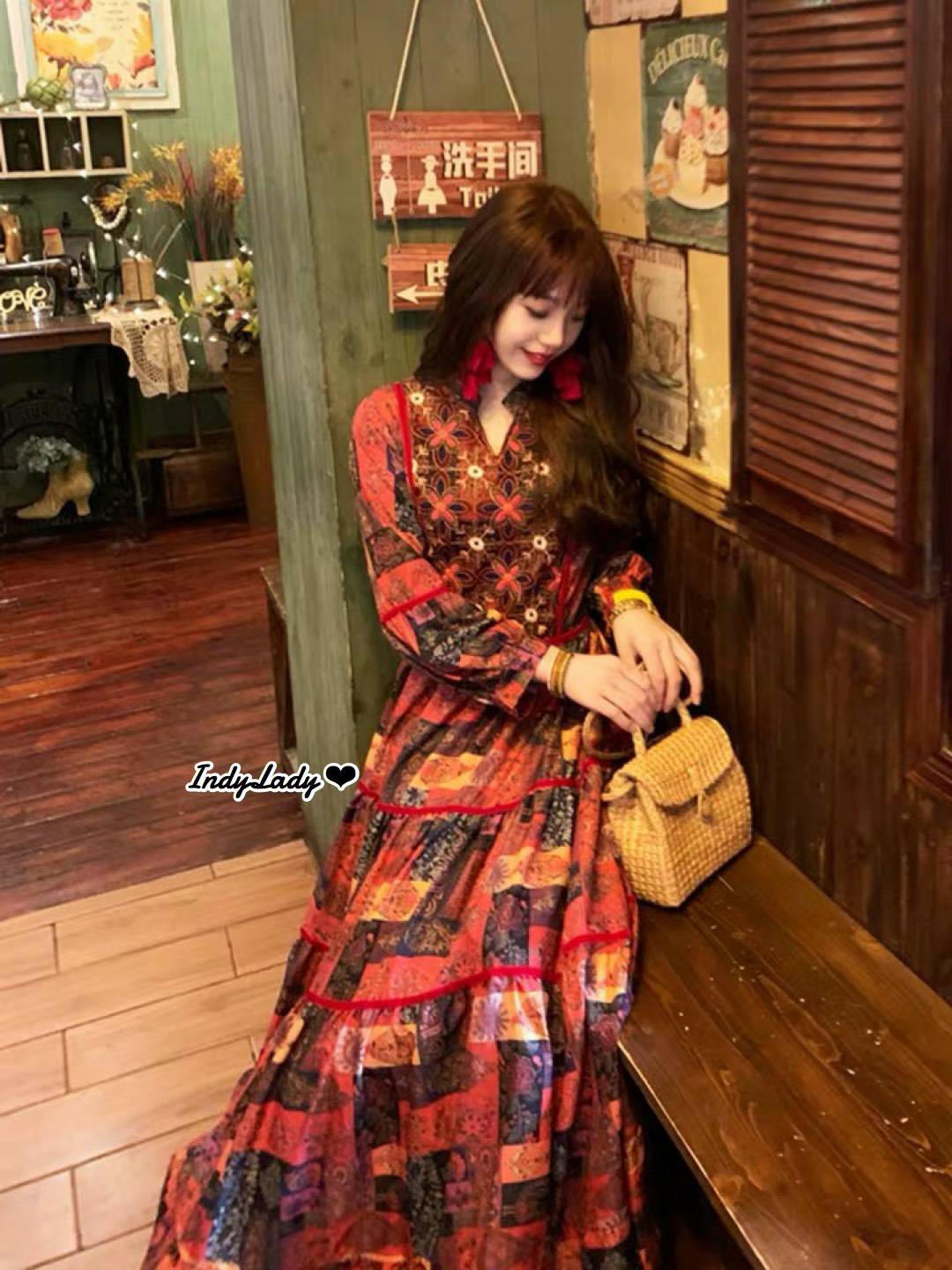 Maxi Dress แขนยาว แต่งปักด้านหน้า