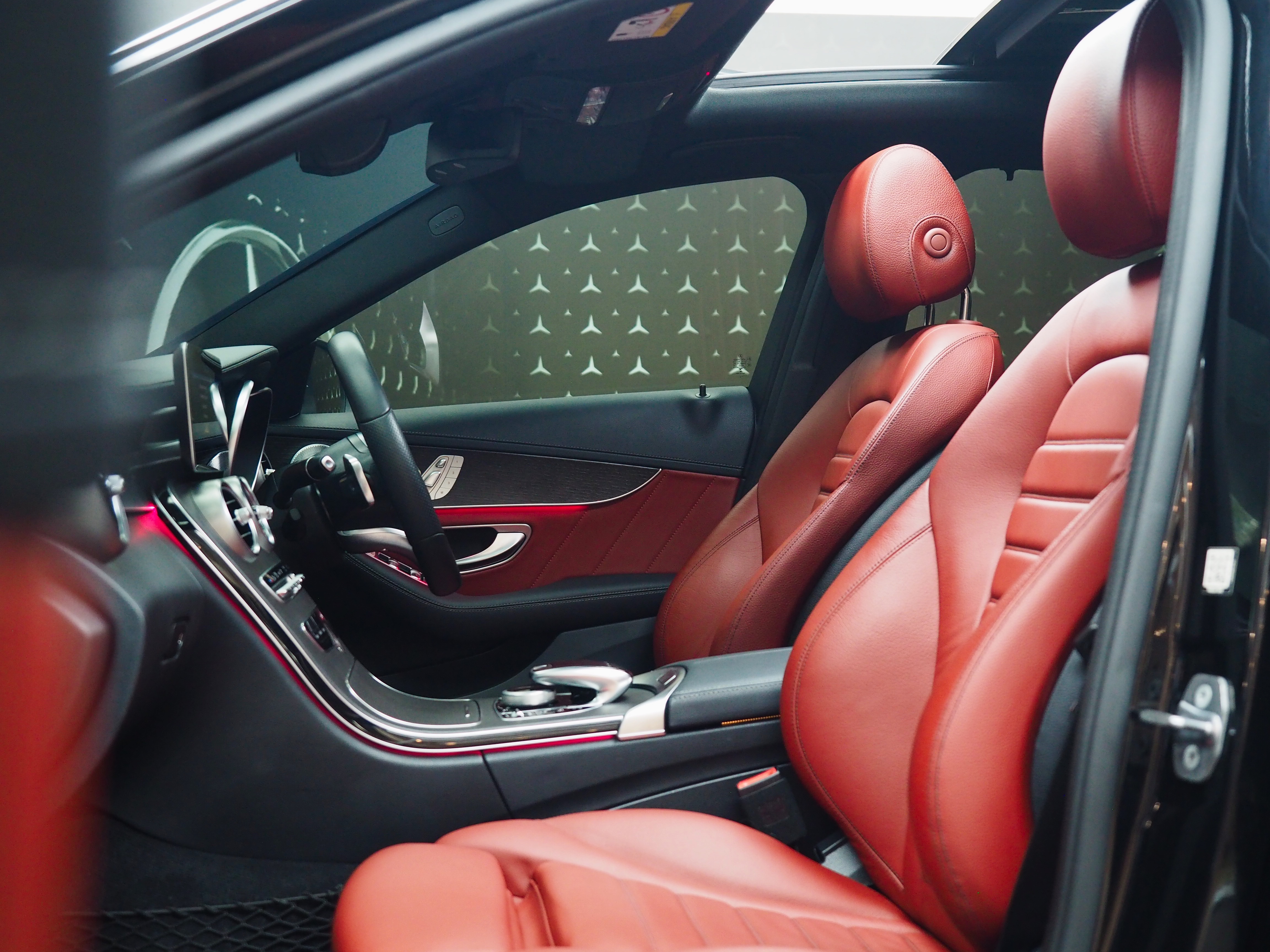 จองแล้ว C300e Plug in Hybrid AMG W205