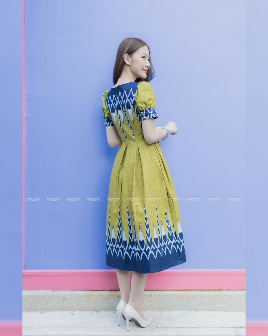 เดรสซิปหลัง แต่งเข็มขัด