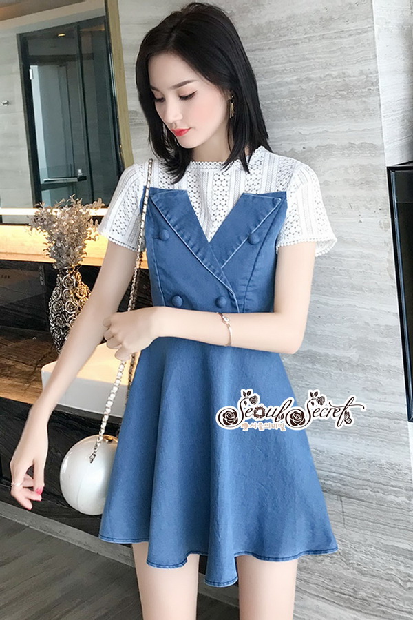 เดรสยีนเสื้อทรงคอวีทอลายลูกไม้สีขาว