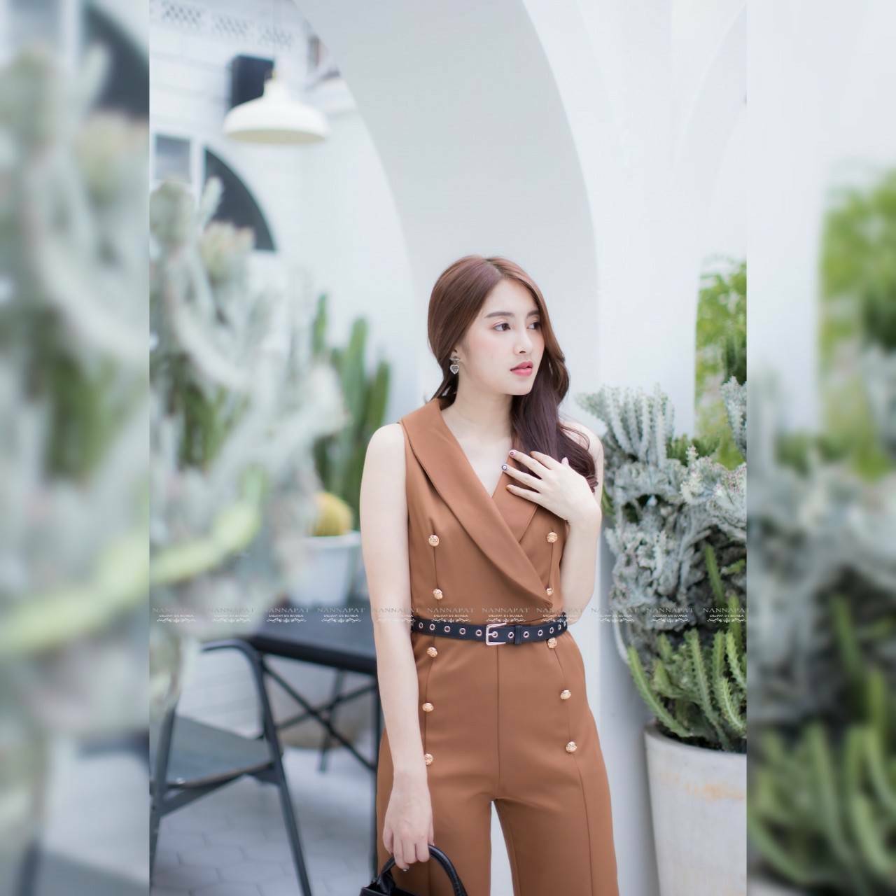 จั้มสูทแต่งกระดุมกางเกงผ่าหน้า