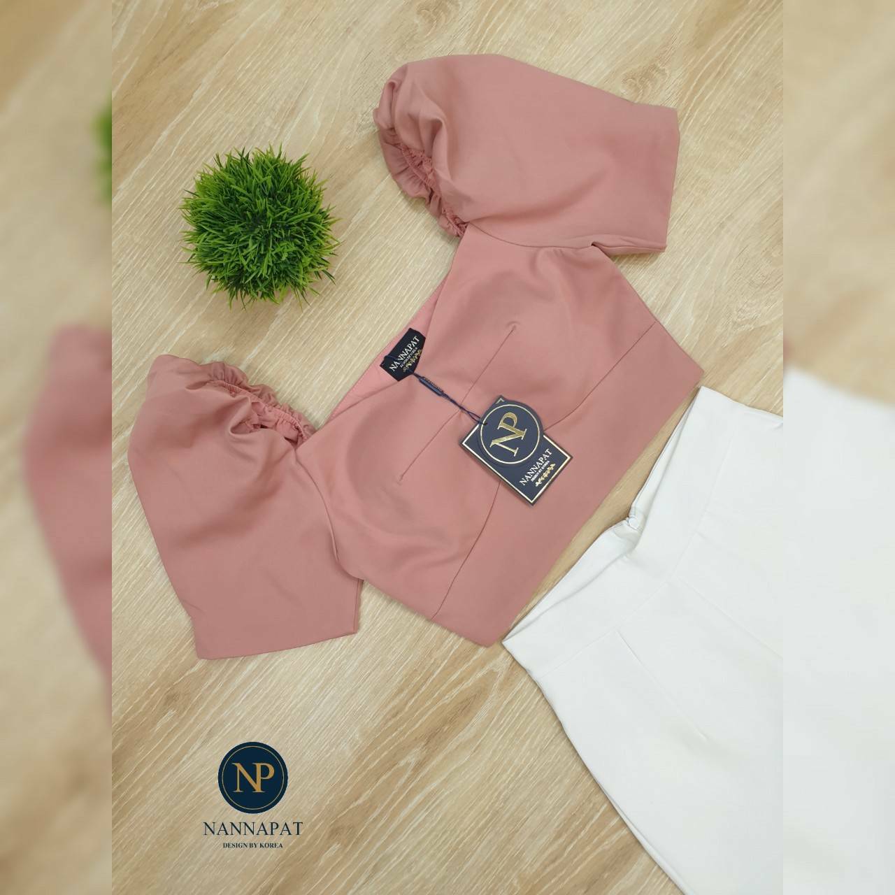 เสื้อซิปหลัง มีฟองน้ำอก