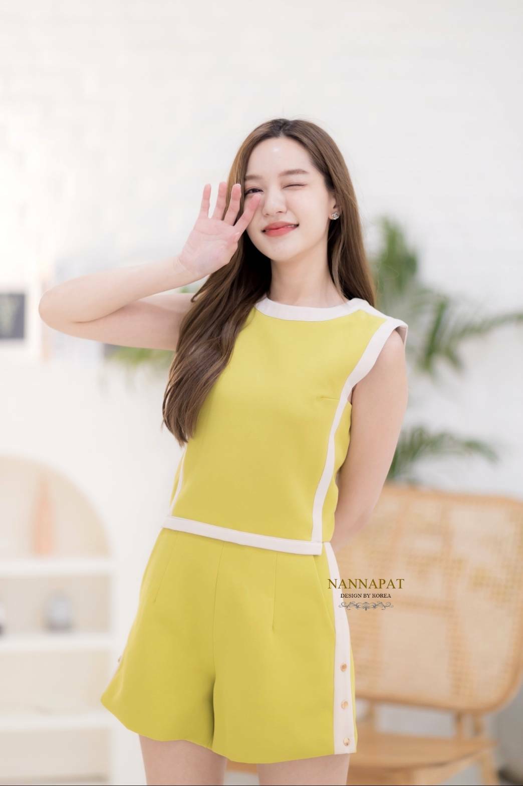 เสื้อแต่งแถบทูโทน ซิปหลังกระดุมข้าง