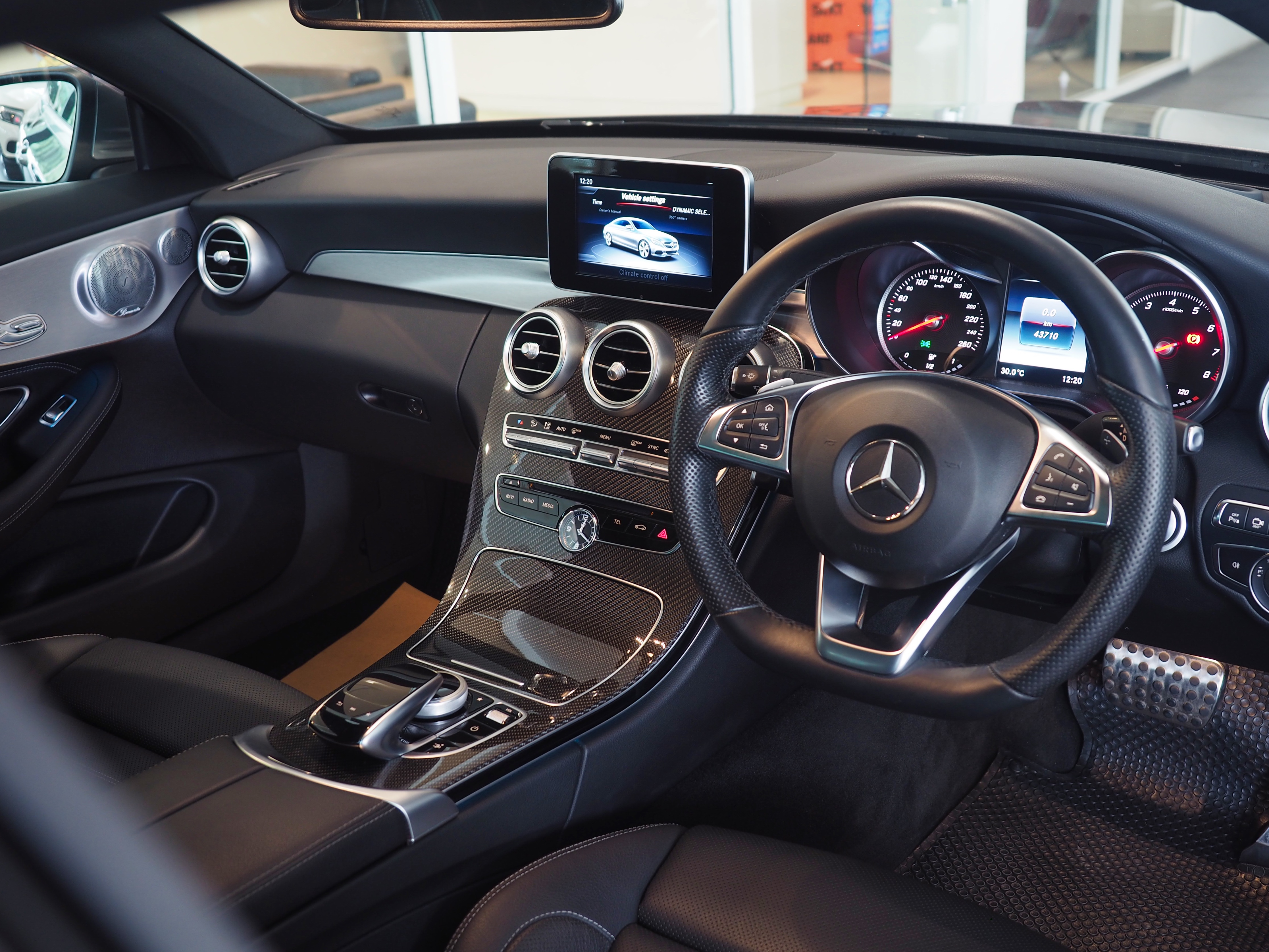 จองแล้ว C250 Coupe AMG W205