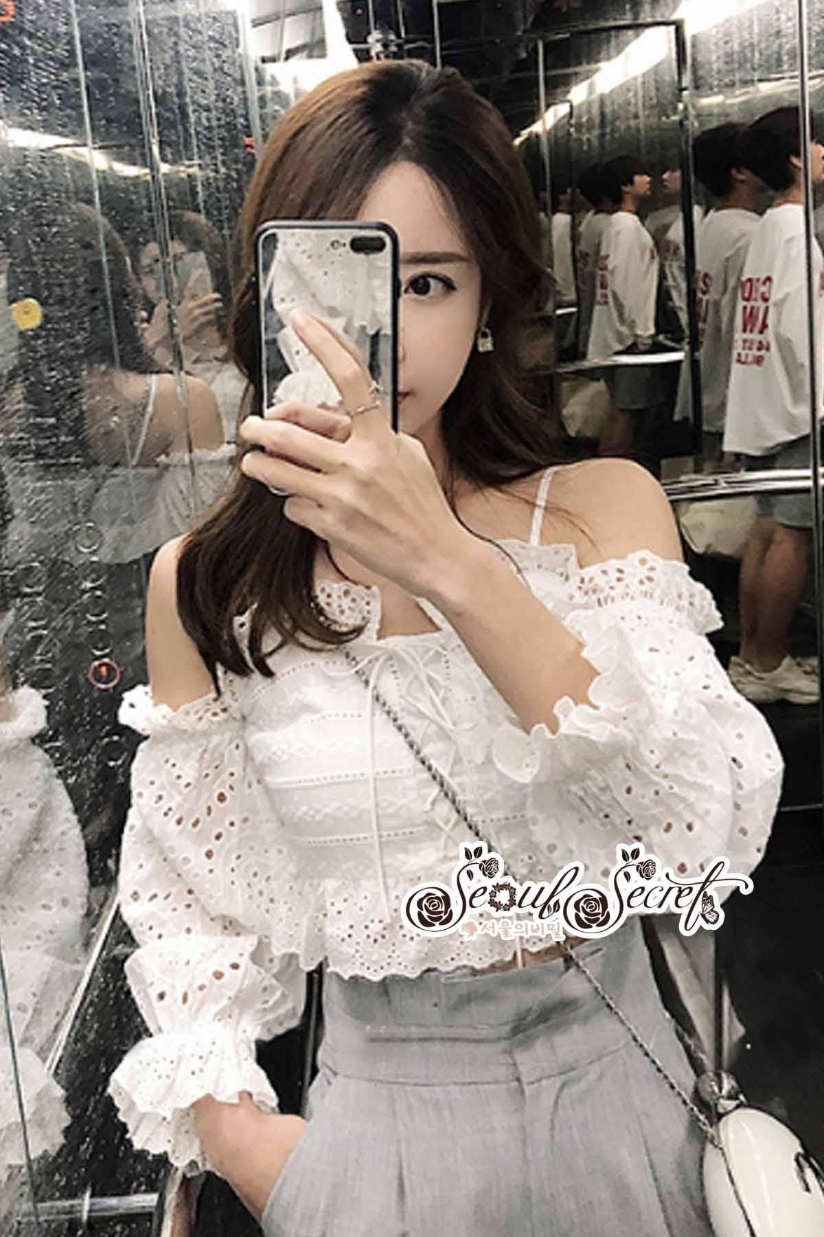 ผ้าคอตตอนฉลุลายหวานๆ เป็นงานทอฉลุลาย