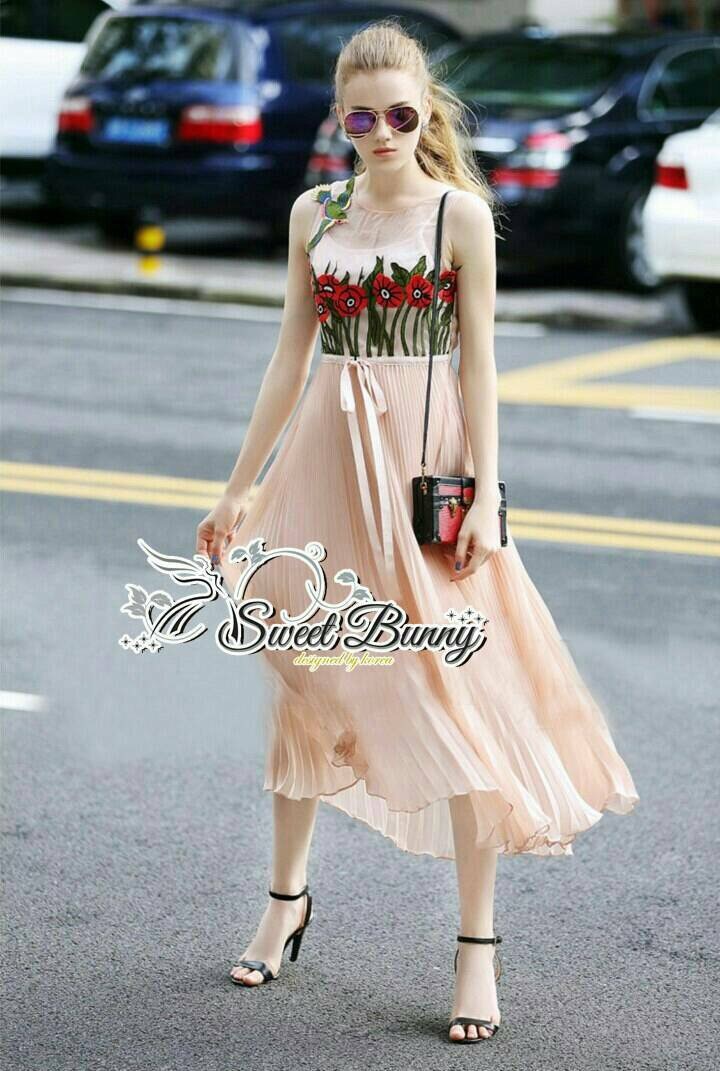 Lady Ribbon Online เสื้อผ้าออนไลน์ขายส่ง Sweet Bunny เสื้อผ้า SW09150816 Sweet Bunny Present... Gucci Embroidered Pleated Maxi Dress