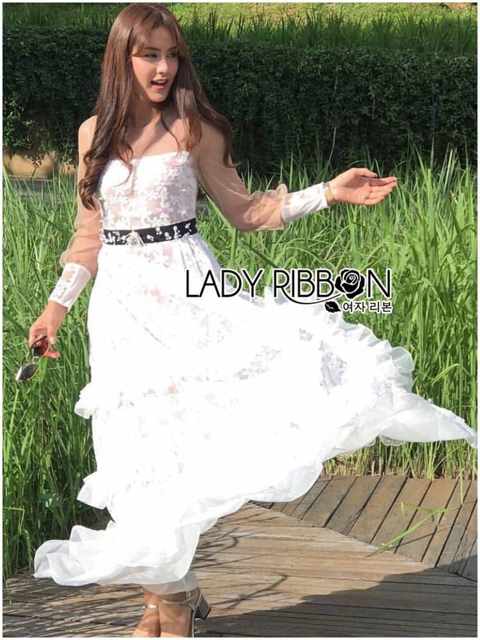 เดรสยาวผ้าลูกไม้สีขาวทอลายดอก