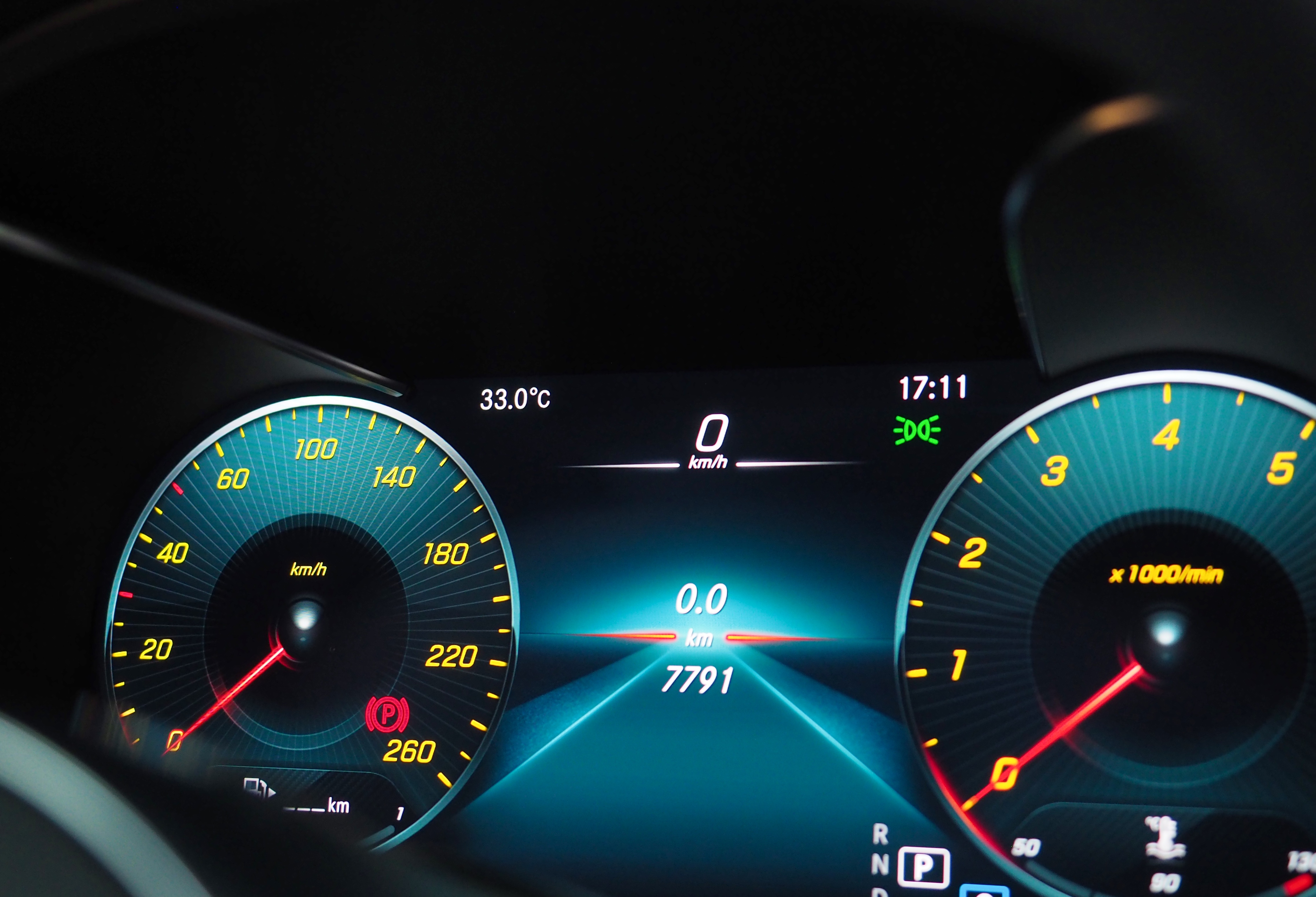 จองแล้ว C200 Coupe AMG W205