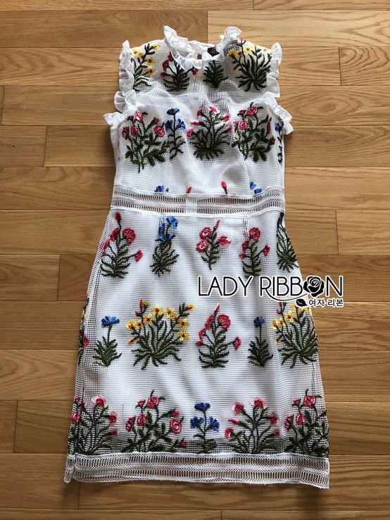 Dress เดรสผ้าลายตารางปักลายดอกไม้