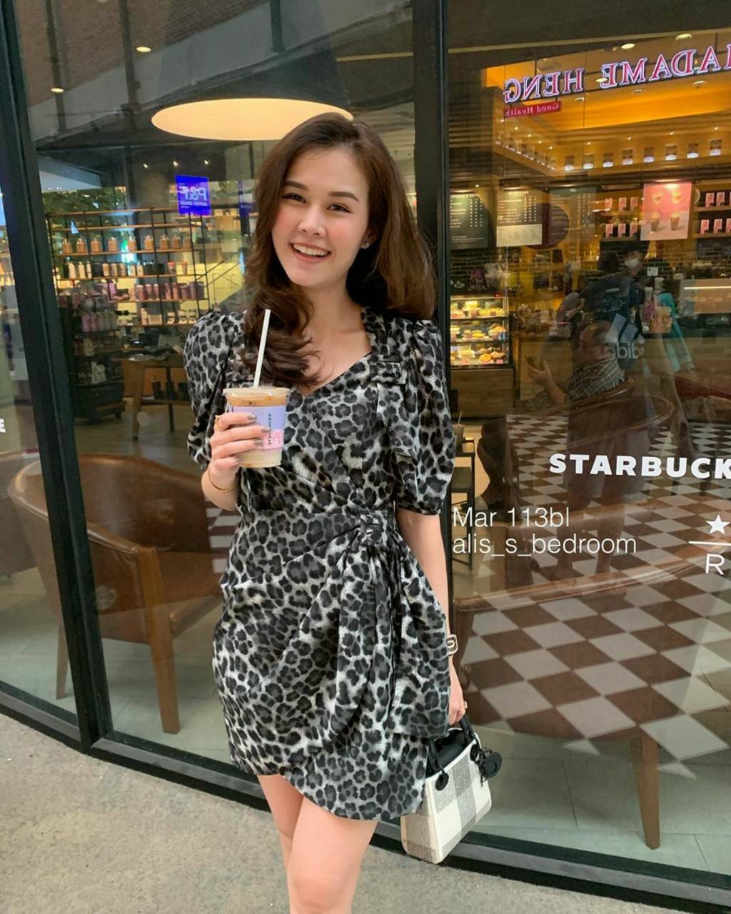 เดรสซิปหลังเสริมฟองน้ำ