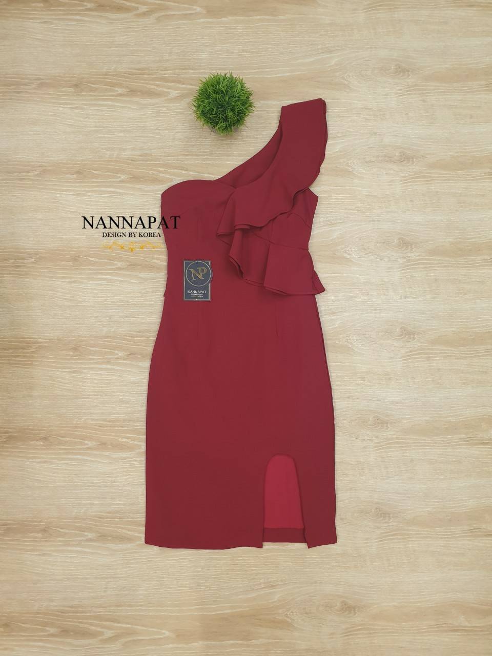 เดรสกระโปรงผ่าหน้าเซ็กซี่สุดๆ