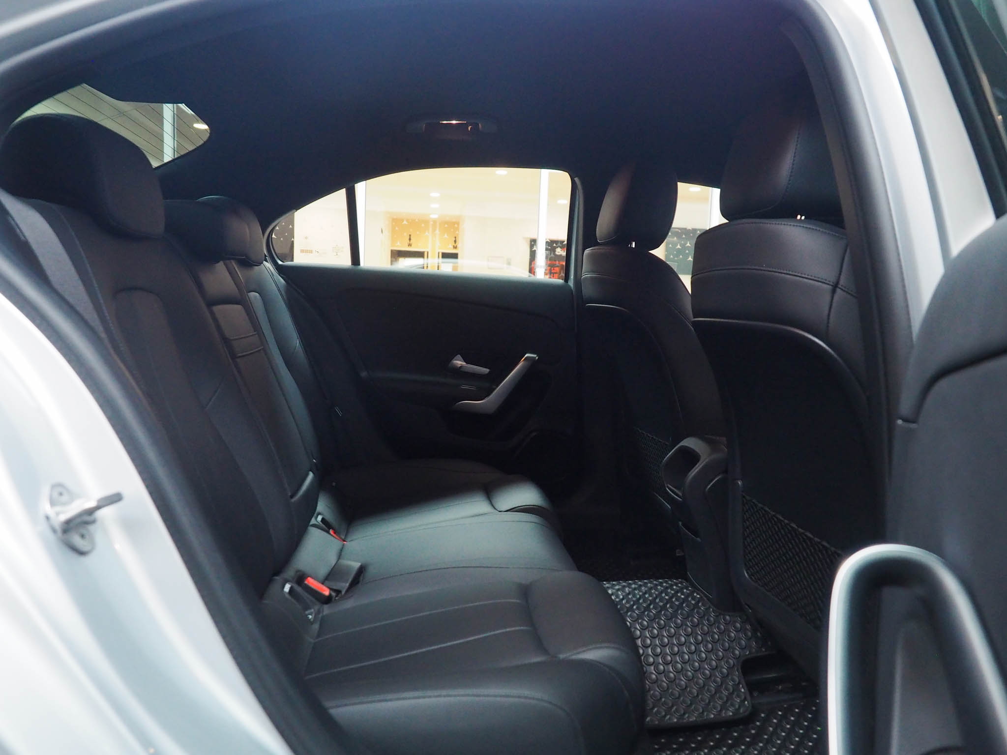 จองแล้ว A200 Progressive W177