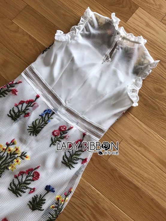 Dress เดรสผ้าลายตารางปักลายดอกไม้