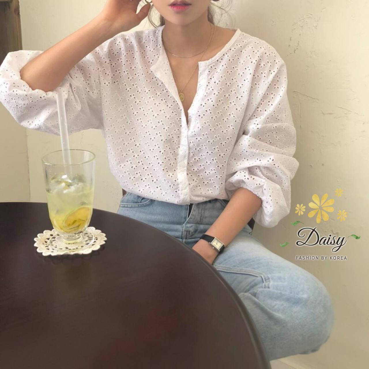 เสื้อลูกไม้คอตตอน คอกลม
