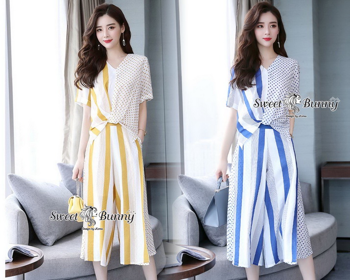 เสื้อทรงคอวีแขนสั้นด้านหน้าเอวบิด