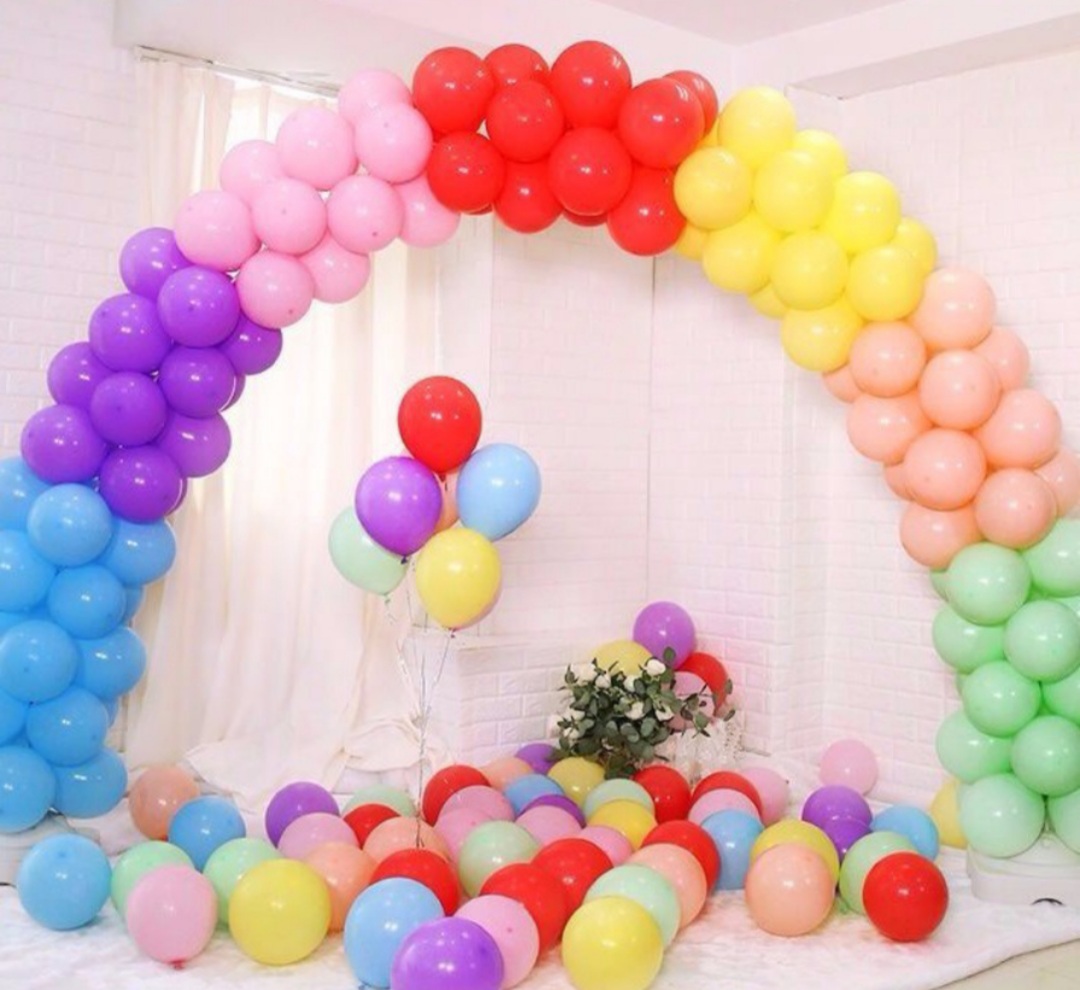 ซุ้มโค้งลูกโป่งสลับสี งานเปิดร้าน Balloons colum