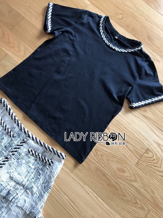 เซ็ตเสื้อยืดเรียบๆและกระโปรงใส่แล้วเหมือนสาวปารีส