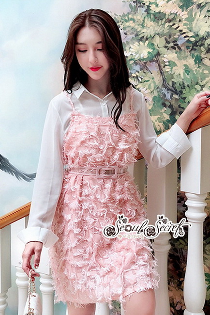 เสื้อเชิ้ทสีขาวเนื้อผ้าชีฟองทรงเข้ารูป