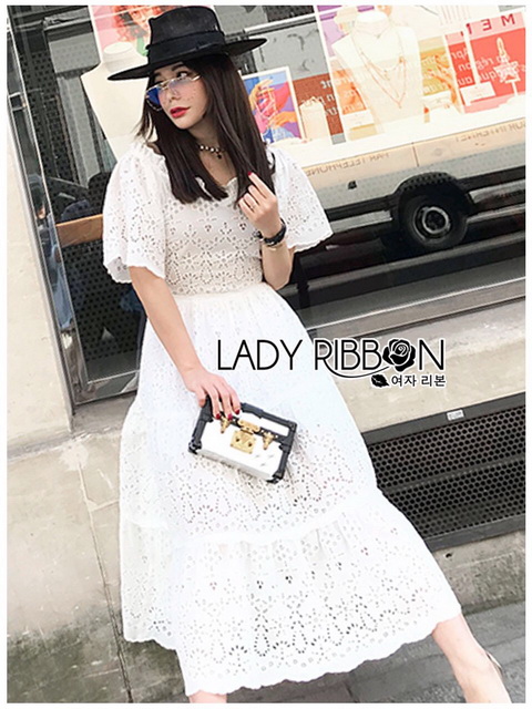 เดรสผ้าคอตตอนสีขาวฉลุลายตกแต่งระบายสไตล์คลาสสิก