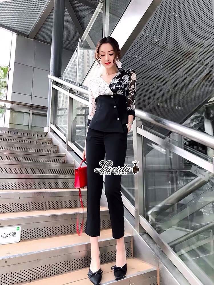 เสื้อกางเกง เซตนี้มีความเก๋ที่ตัวเสื้อใช้ผ้า2ลาย