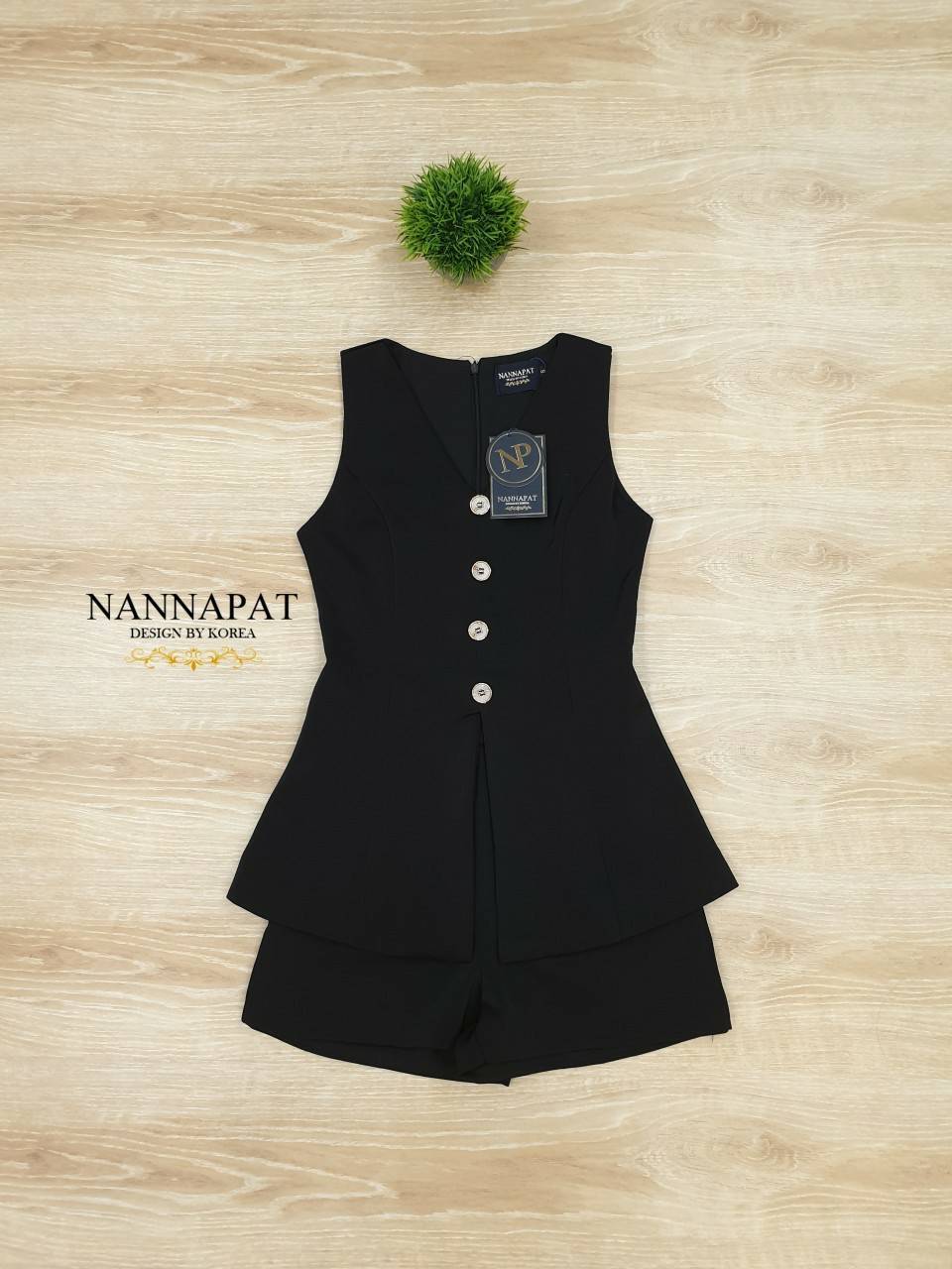 เสื้อซิปหลัง ผ่าหน้าแต่งกระดุมหน้า